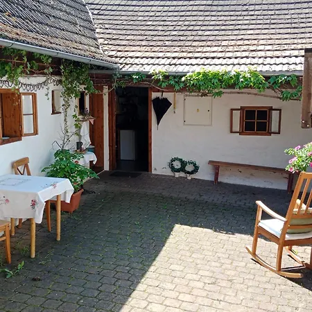 Chaloupka U Mostu Sv Jana V Centru Vodnan Vodňany